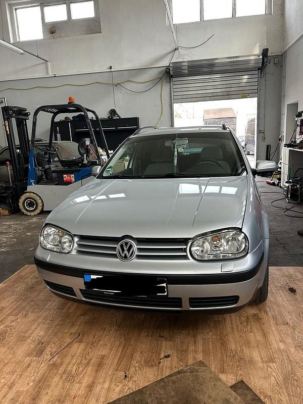Gebraucht VW Golf IV 115 PS (84 kW) 2001 Silber Kombi