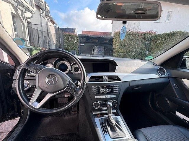 Gebraucht Mercedes C250 204 PS (150 kW) 2012 Schwarz Kombi