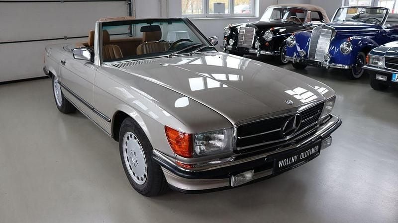 Gebraucht Mercedes 560 230 PS (169 kW) 1988 Silber Cabrio