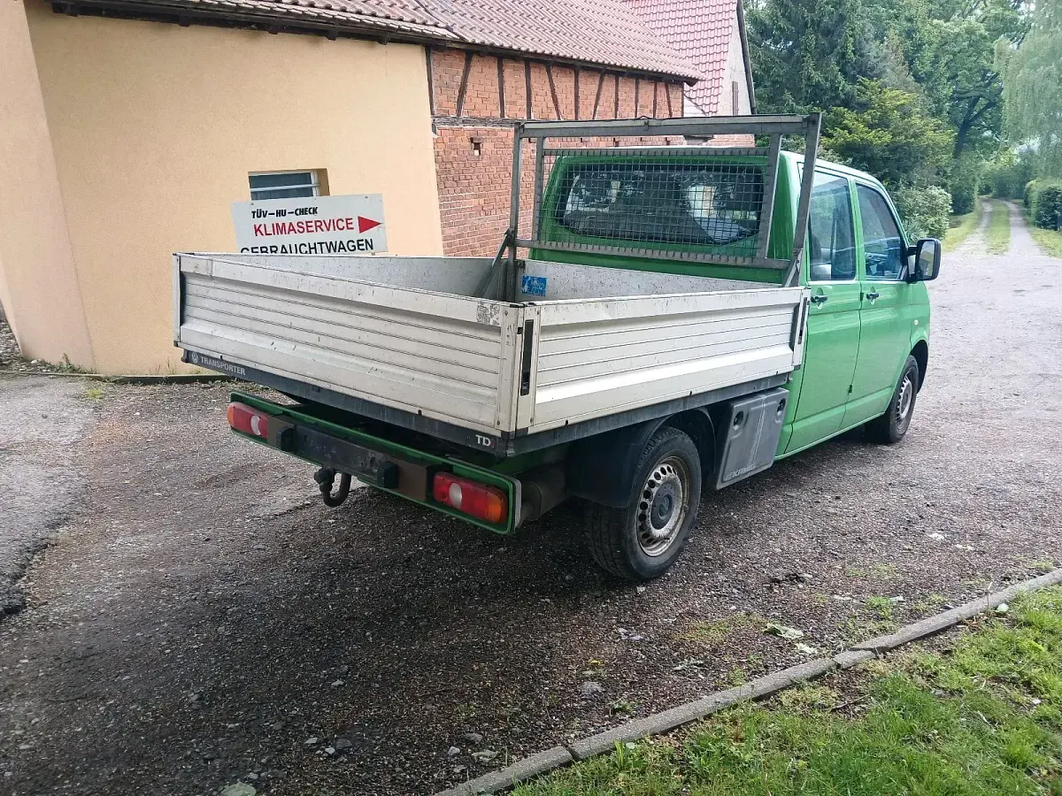 Gebraucht VW T5 140 PS (102 kW) 2010 Grün Van