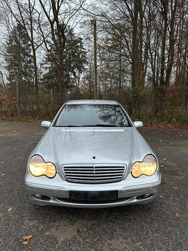 Silber Gebraucht 2003 Mercedes C270 Limousine | 3.500 € (Fairer Preis) - Bild 1/4