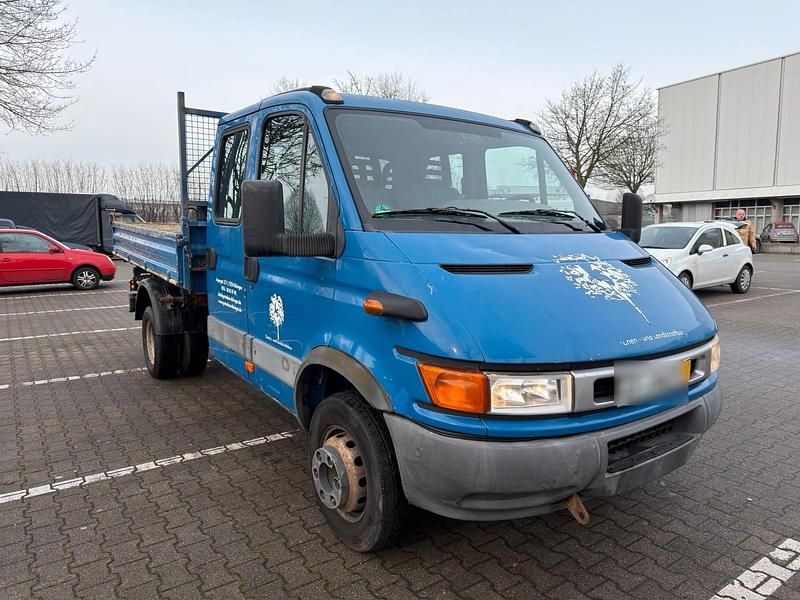Gebraucht Iveco Daily 145 PS (106 kW) 2002 Blau Limousine