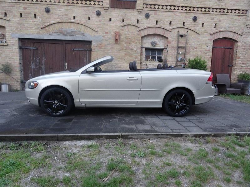 Gebraucht Volvo C70 Kinetic 140 PS (102 kW) 2007 Gold Cabrio