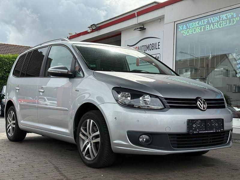 Silber Gebraucht 2013 VW Touran Life Van / Kleinbus | 10.299 € (Fairer Preis) - Bild 1/4