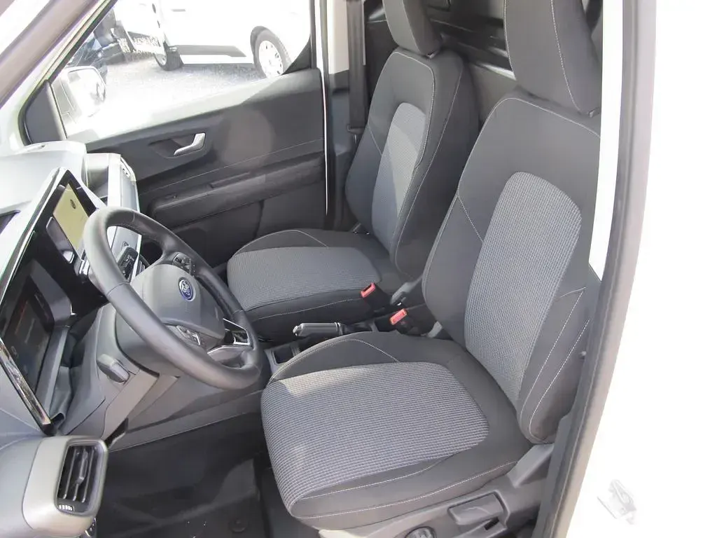 Gebraucht Ford Courier Trend 101 PS (74 kW) 2024 Weiß Van / Kleinbus