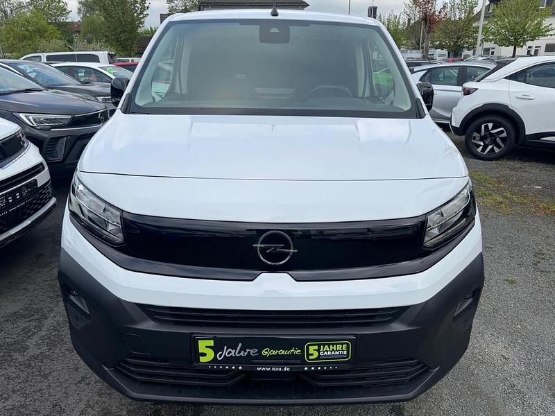 Gebraucht Opel Combo 102 PS (75 kW) 2024 Lackierung weiss icy/typ aussenverk Van / Kleinbus