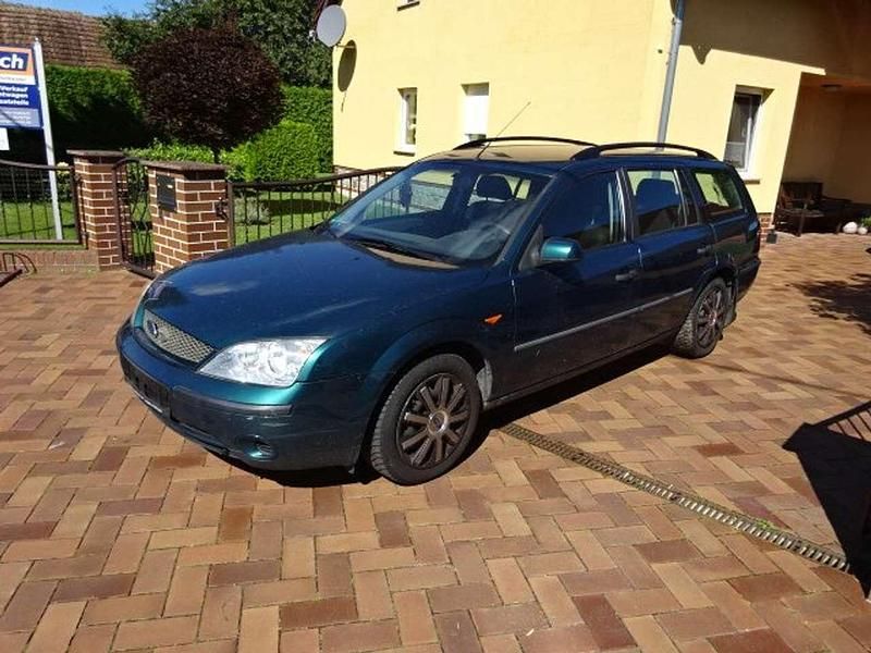 Grün Gebraucht 2001 Ford Mondeo Trend+ Kombi | 450 € (Fairer Preis) - Bild 1/4