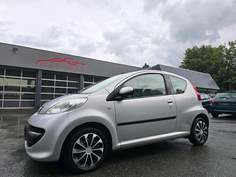 Silber Gebraucht 2008 Peugeot 107 Filou Kleinwagen | 2.500 € (Fairer Preis) - Bild 1/4