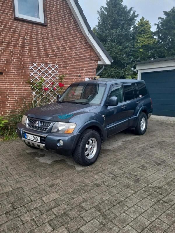Blau Gebraucht 2004 Mitsubishi Pajero SUV | 6.900 € (Fairer Preis) - Bild 1/4