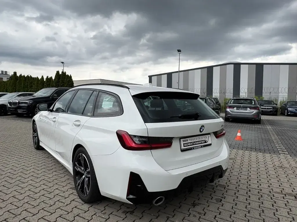 Gebraucht BMW 320 M Sport 184 PS (135 kW) 2024 Weiss Kombi