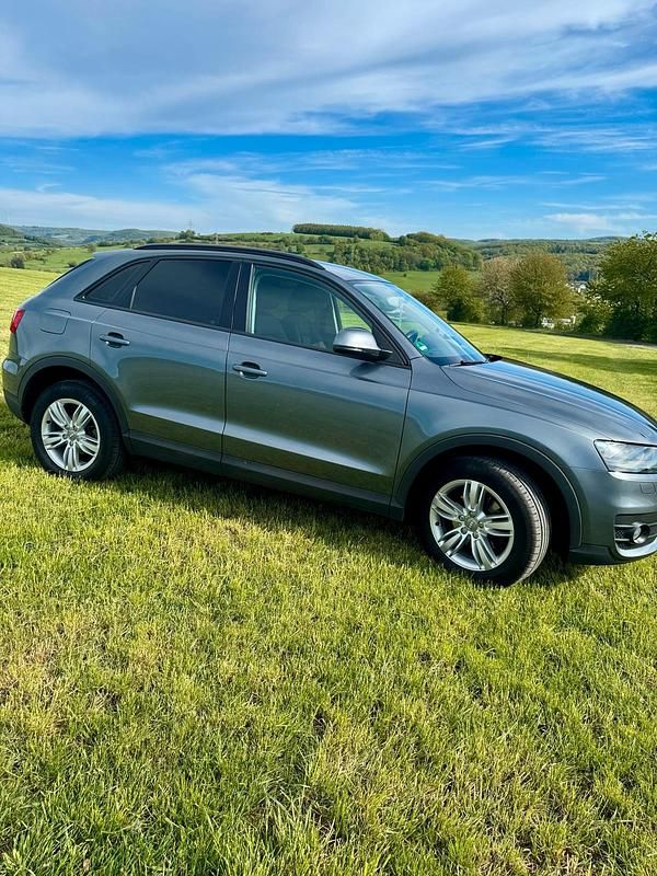 Gebraucht Audi Q3 140 PS (102 kW) 2012 Grau SUV