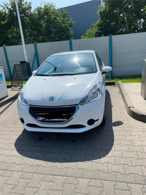 Weiß Gebraucht 2014 Peugeot 208 Kleinwagen | 1.300 € (Superpreis) - Bild 1/4