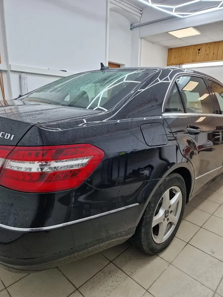 Brugt Mercedes E250 204 HK (150 kW) 2010 Sort Sedan