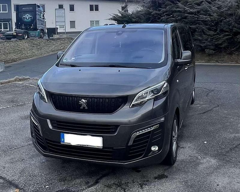 Gebraucht Peugeot Traveller Allure 177 PS (130 kW) 2020 Grau Van / Kleinbus