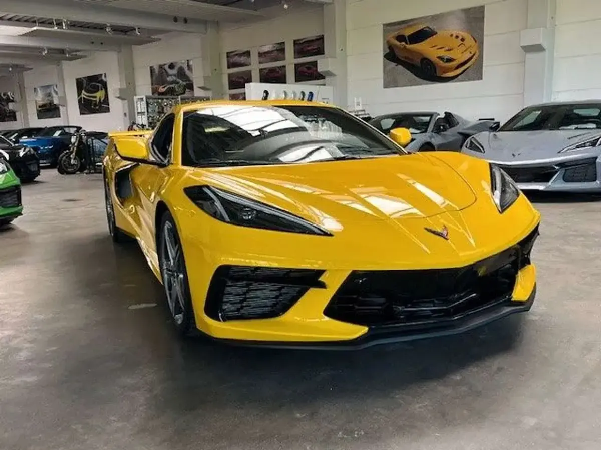 Neu Corvette C8 481 PS (353 kW) 2026 Gelb Coupé