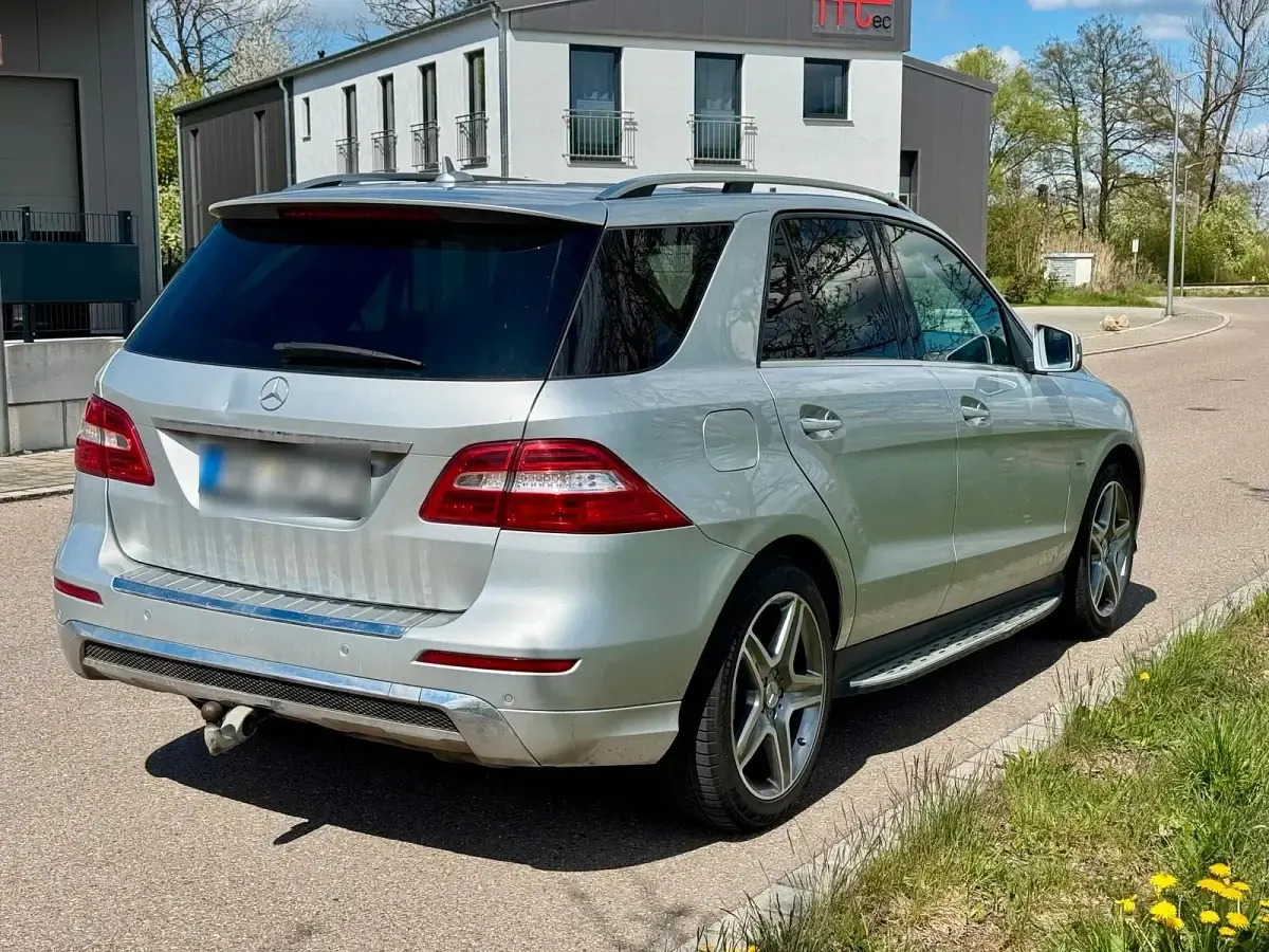 Gebraucht Mercedes ML350 AMG 258 PS (189 kW) 2012 Schwarz SUV