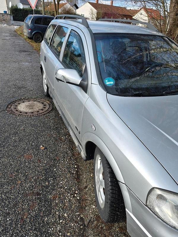 Gebraucht Opel Astra 101 PS (74 kW) 2001 Silber Kombi