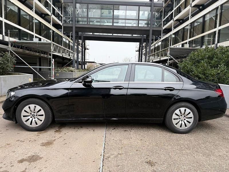 Gebraucht Mercedes E200 150 PS (110 kW) 2019 Schwarz Limousine