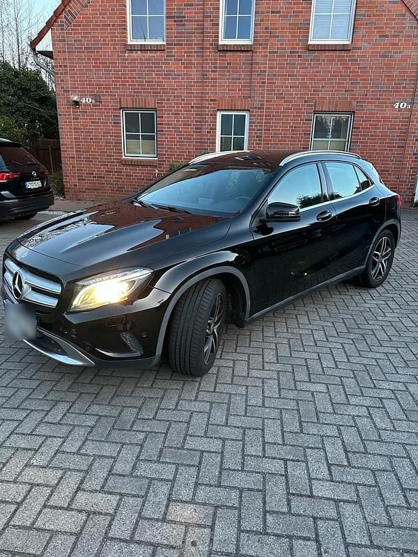 Gebraucht Mercedes GLA200 136 PS (100 kW) 2014 Schwarz SUV