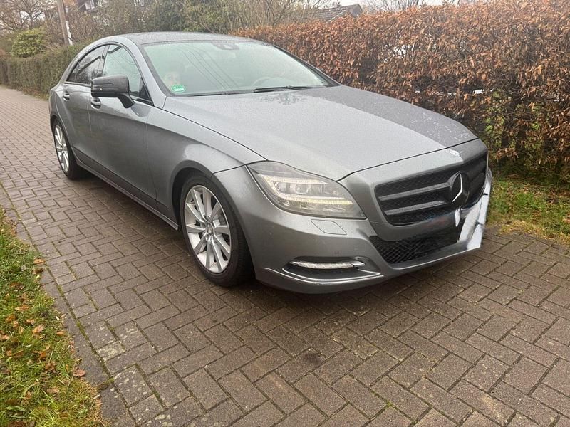 Grau Gebraucht 2011 Mercedes CLS350 Coupé | 12.900 € (Fairer Preis) - Bild 1/4