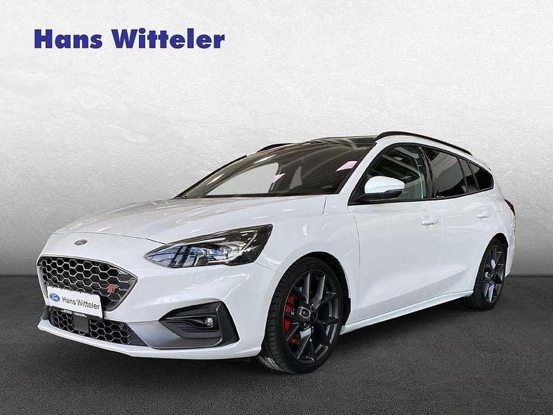 Weiß Gebraucht 2021 Ford Focus ST Limousine | 24.990 € (Guter Preis) - Bild 1/4