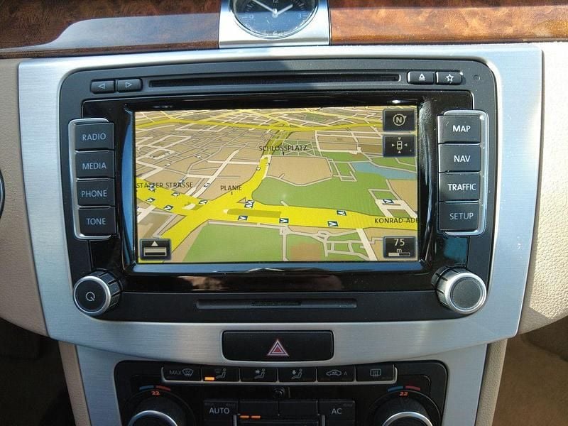 Gebraucht VW Passat Highline 150 PS (110 kW) 2011 Weiß Kombi