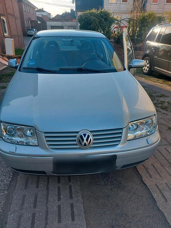 Second-hand VW Bora 150 CP (110 kW) 2000 Argintiu Hatchback