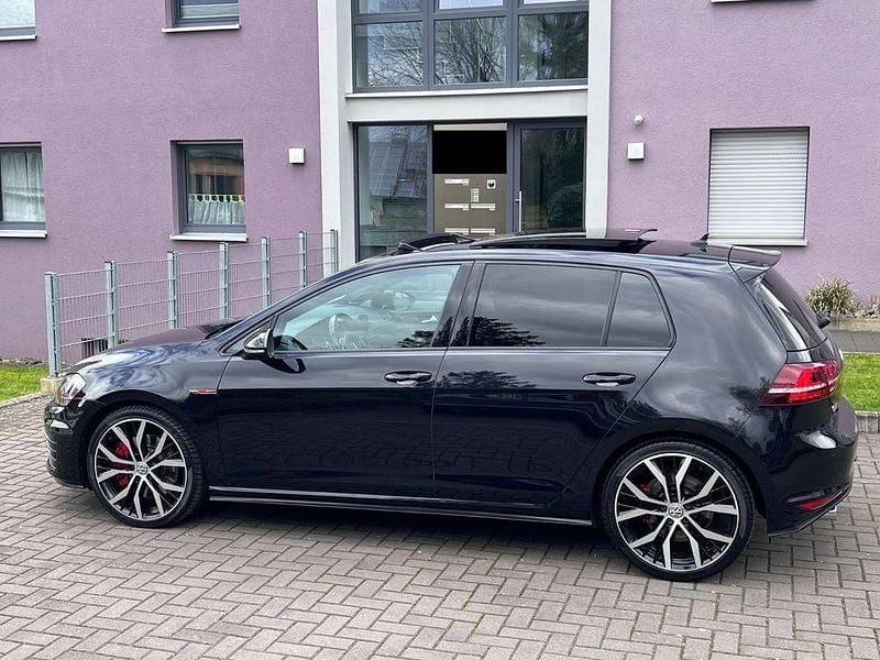 Schwarz Gebraucht 2015 VW Golf VII GTI Limousine | 15.499 € (Fairer Preis) - Bild 1/4