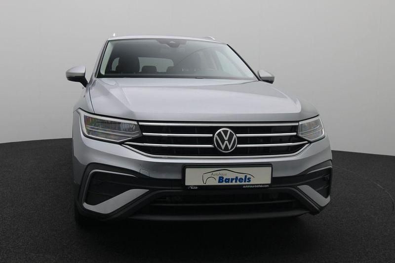 Gebraucht VW Tiguan Allspace Life 150 PS (110 kW) 2022 Silber SUV