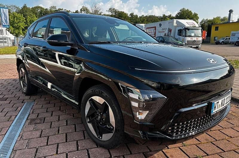 Schwarz Gebraucht 2024 Hyundai Kona Advantage SUV | 30.900 € (Guter Preis) - Bild 1/4