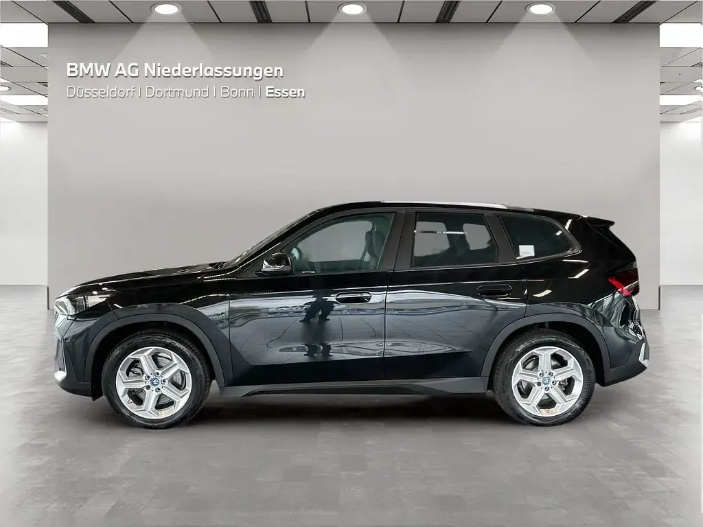 Gebraucht BMW iX1 Performance 200 kW (272 PS) 2023 Schwarz SUV