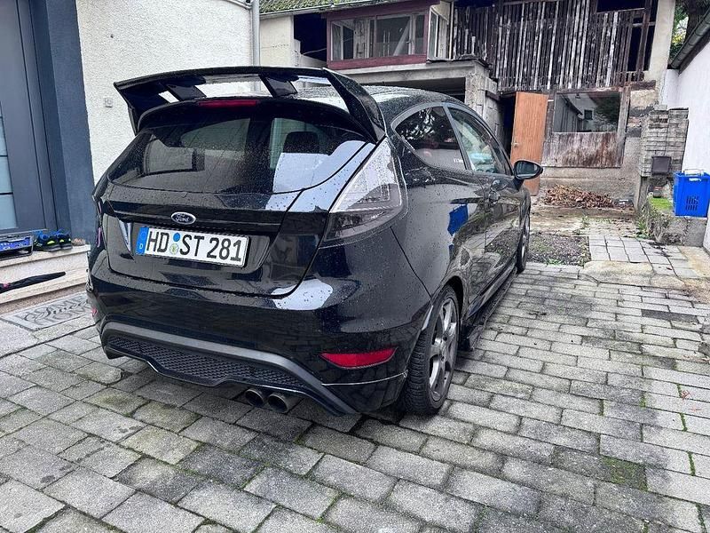 Gebraucht Ford Fiesta ST 182 PS (133 kW) 2014 Schwarz Limousine