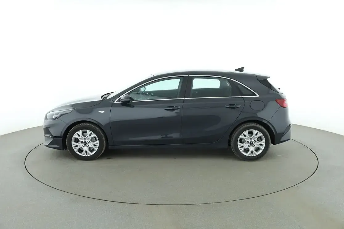 Gebraucht Kia Ceed Vision 160 PS (117 kW) 2022 Grau Kleinwagen