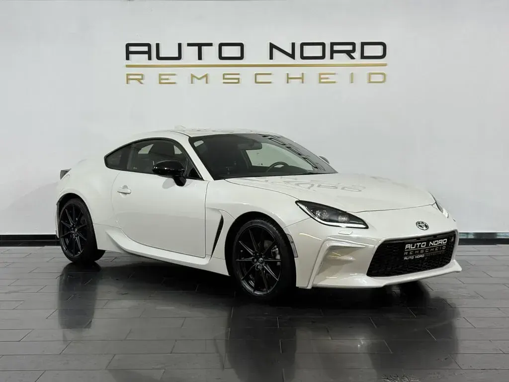 Gebraucht Toyota GR86 Premium 234 PS (172 kW) 2024 Weiß Coupé