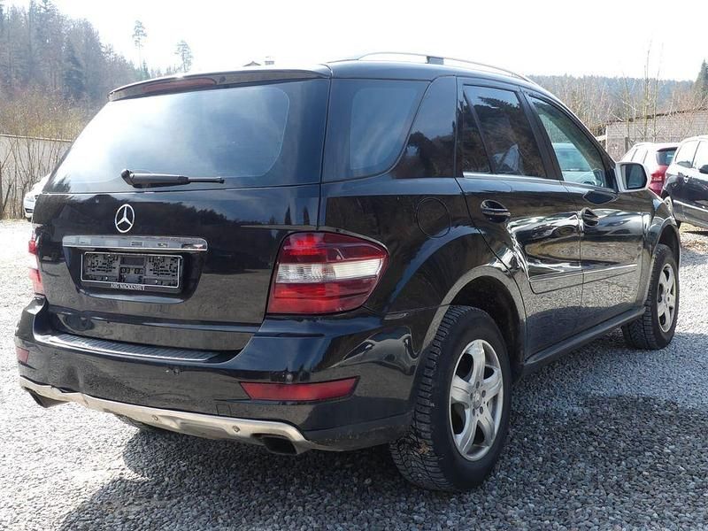 Gebraucht Mercedes ML280 Sport 190 PS (139 kW) 2009 Schwarz SUV
