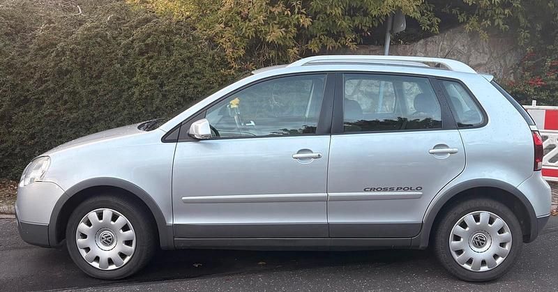 Grau Gebraucht 2007 VW Polo Cross Kleinwagen | 3.500 € (Fairer Preis) - Bild 1/4