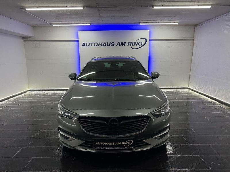 Grau Gebraucht 2017 Opel Insignia OPC Limousine | 21.799 € (Teuer) - Bild 1/4