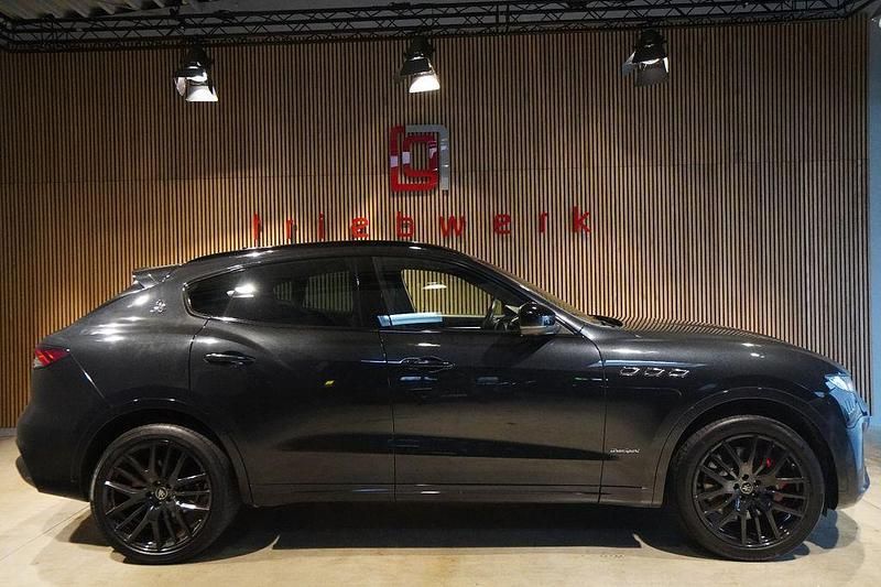 Gebraucht Maserati Levante 430 PS (316 kW) 2021 Schwarz SUV