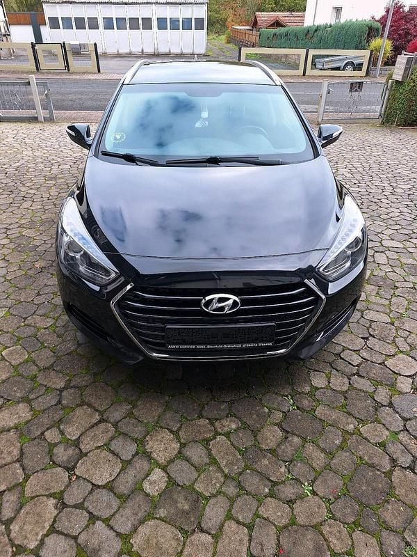 Schwarz Gebraucht 2017 Hyundai i40 Kombi | 9.600 € (Fairer Preis) - Bild 1/4