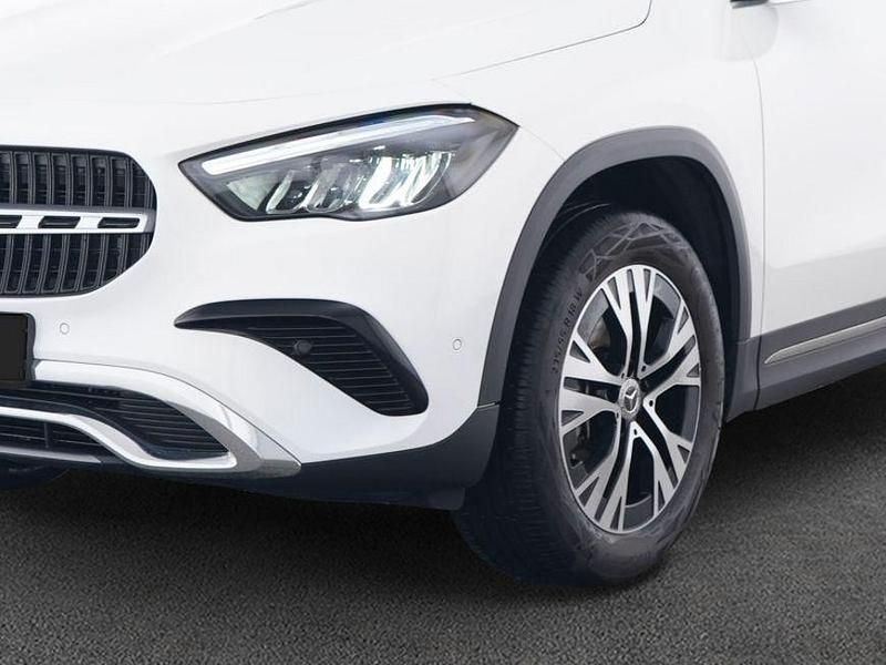 Gebraucht Mercedes GLA200 Advanced 163 PS (119 kW) 2024 Polarweiß SUV