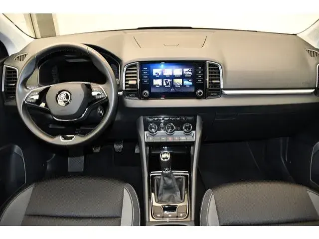 Gebraucht Skoda Karoq Tour 110 PS (80 kW) 2022 Graphitegrau metallic (metallic) SUV