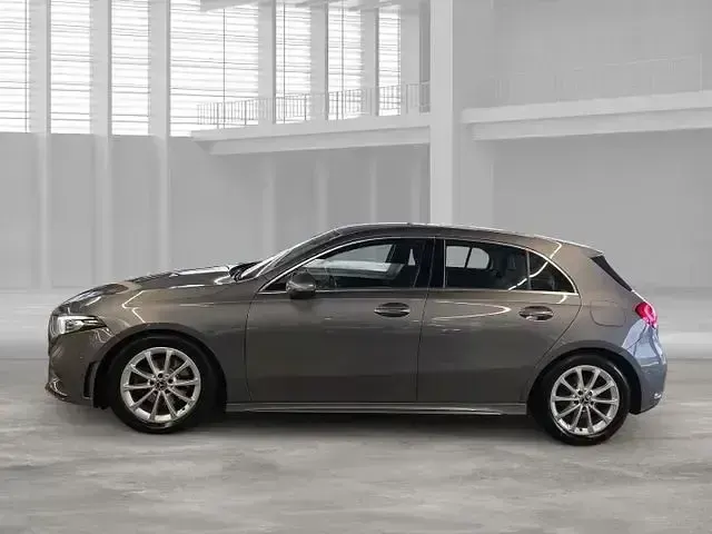 Gebraucht Mercedes A200 Sport 150 PS (110 kW) 2021 Grau Limousine