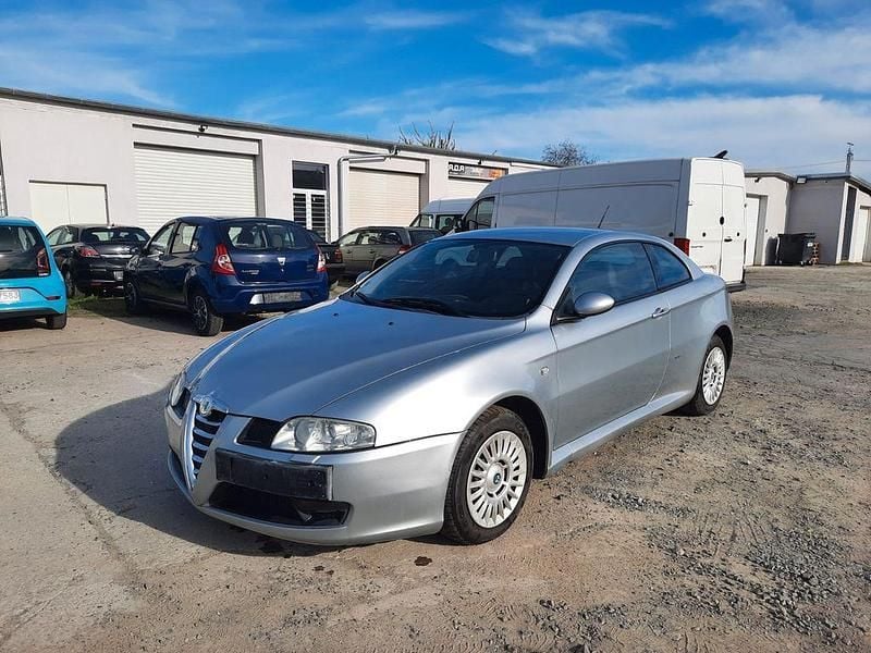 Gebraucht Alfa Romeo GT Distinctive 166 PS (122 kW) 2004 Silber Coupé