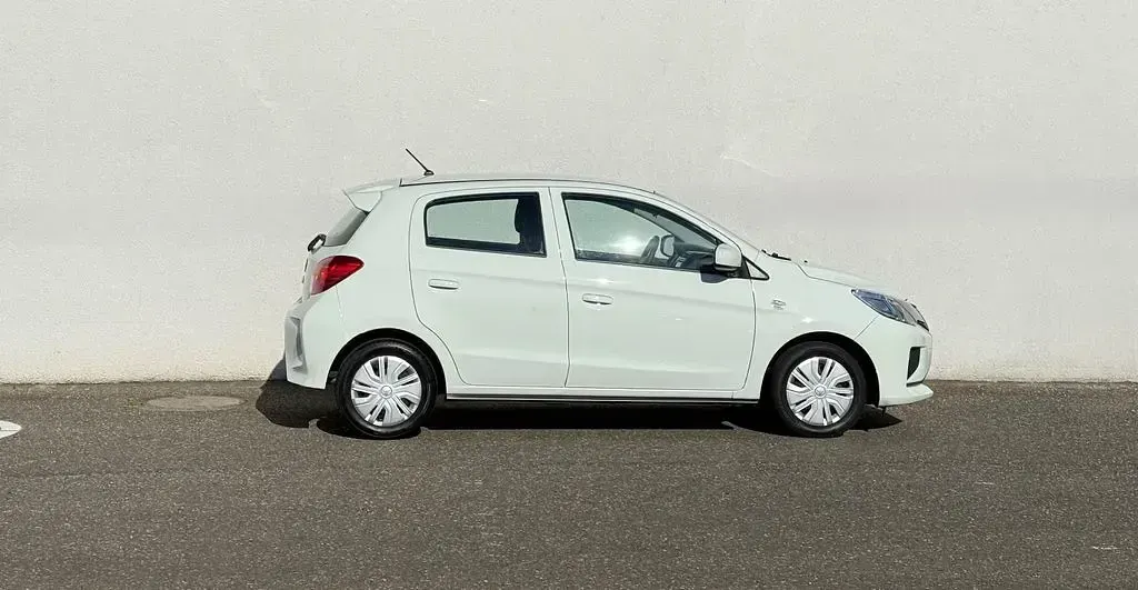 Gebraucht Mitsubishi Space Star Spirit 71 PS (52 kW) 2021 Weiß Kleinwagen