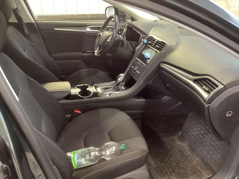 Grau Gebraucht 2016 Ford Mondeo Limousine | 12.000 € (Guter Preis) - Bild 1/4