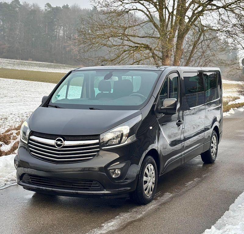 Schwarz Gebraucht 2016 Opel Vivaro Van / Kleinbus | 14.800 € - Bild 1/4