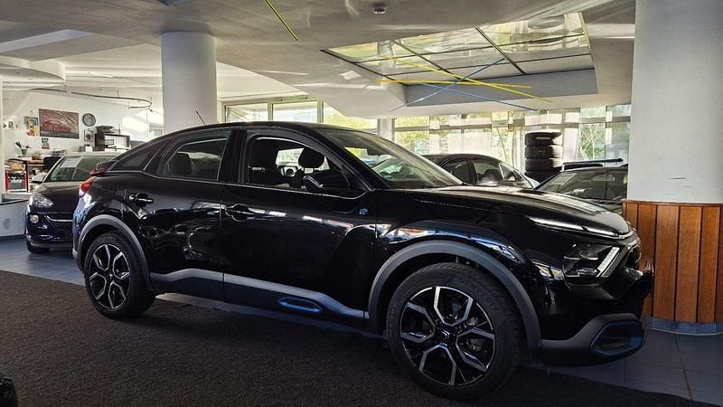 Gebraucht Citroën e-C4 Feel 100 kW (136 PS) 2023 Schwarz Limousine