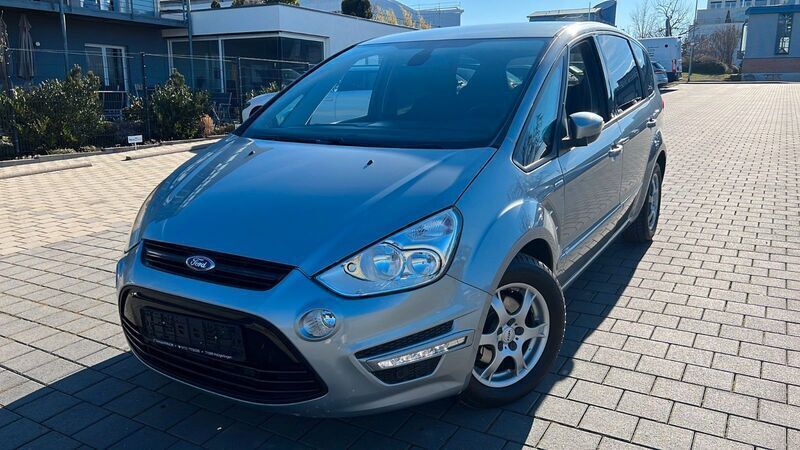 Silber Gebraucht 2013 Ford S-MAX Business Edition Van / Kleinbus | 6.960 € (Superpreis) - Bild 1/4