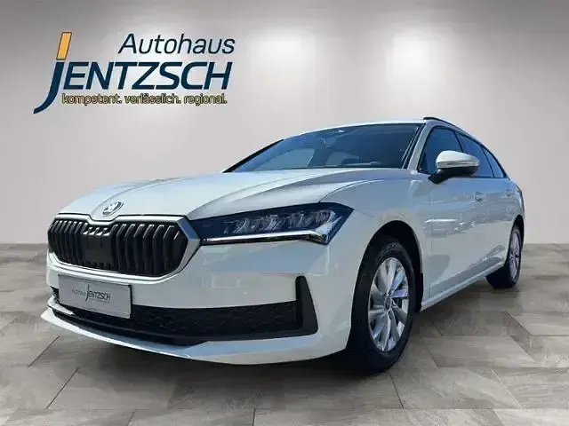 Gebraucht Skoda Superb Essence 150 PS (110 kW) 2025 Weiß Kombi