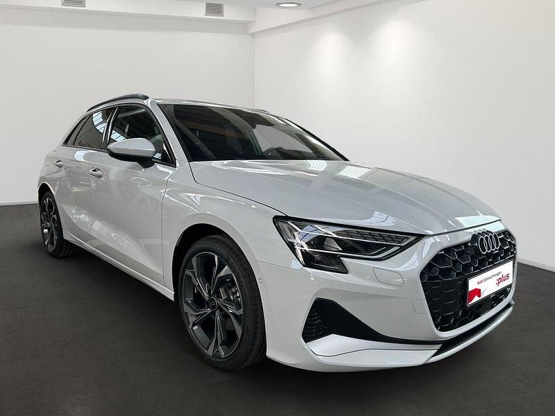 Gebraucht Audi A3 Advanced Plus 150 PS (110 kW) 2025 Gletscherweiß metallic Limousine